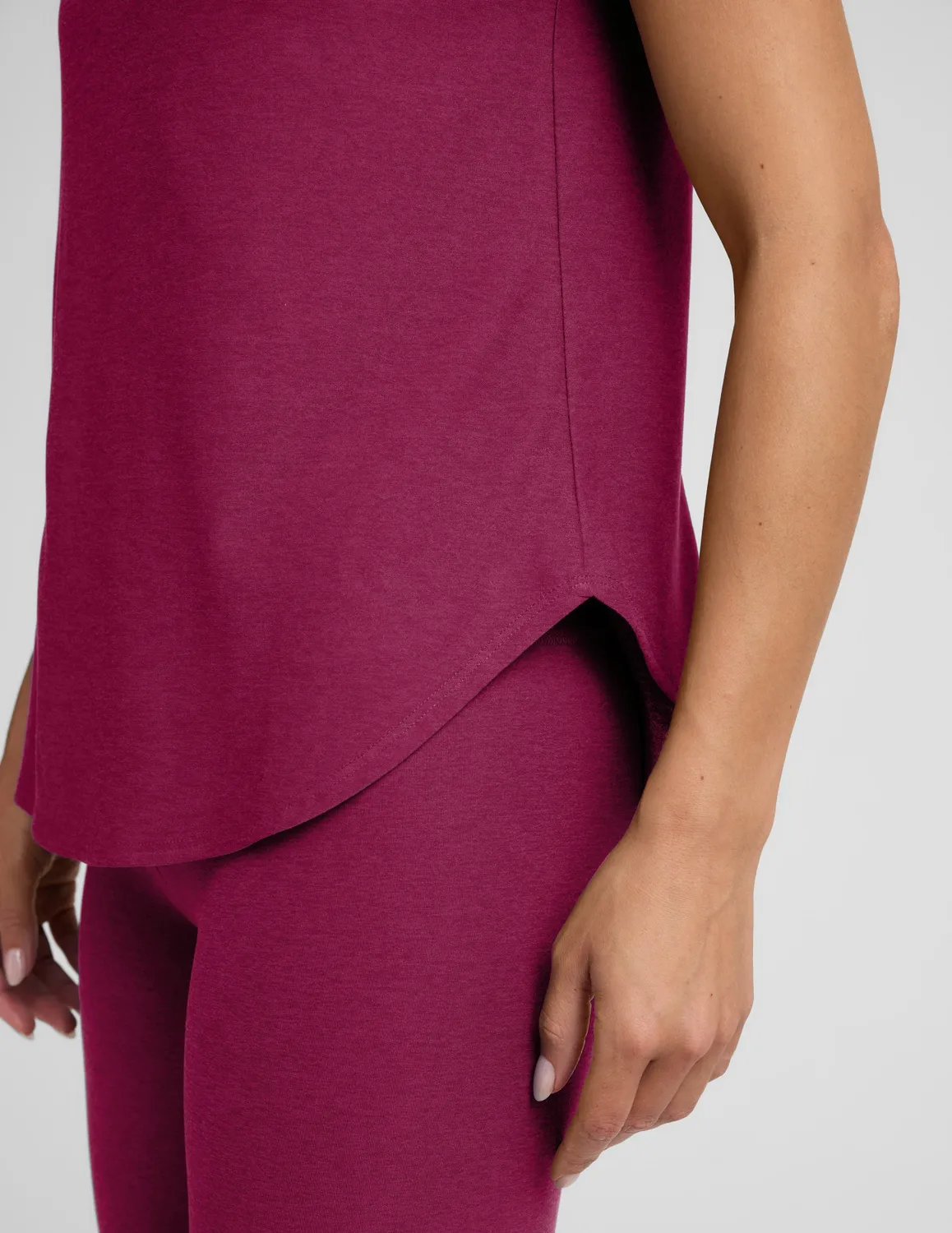 Beyond Yoga Featherweight On The Down Low T-shirt Sangria sval