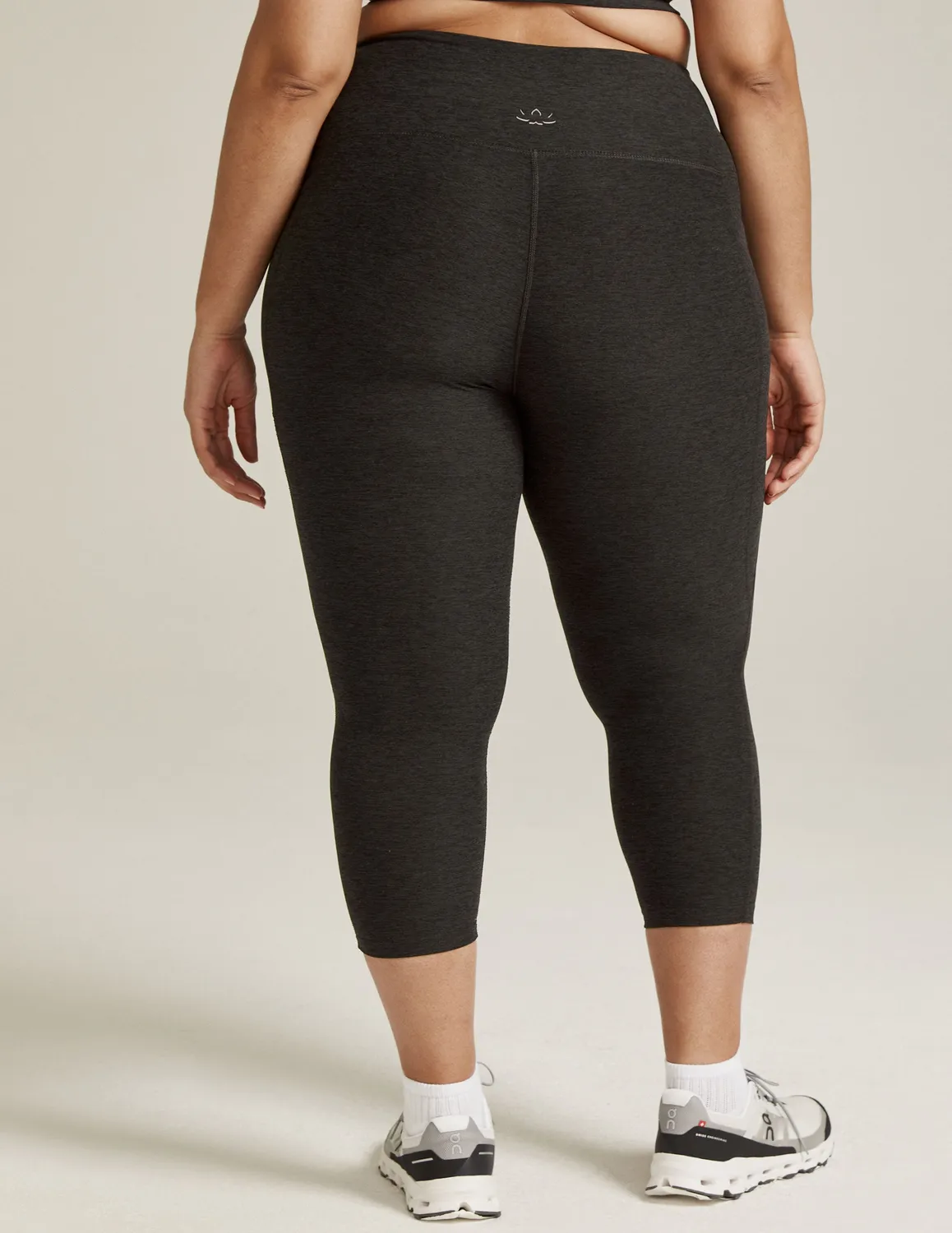 Beyond Yoga Spacedye Out Of Pocket High Waisted Capri Legging tights Darkest Night