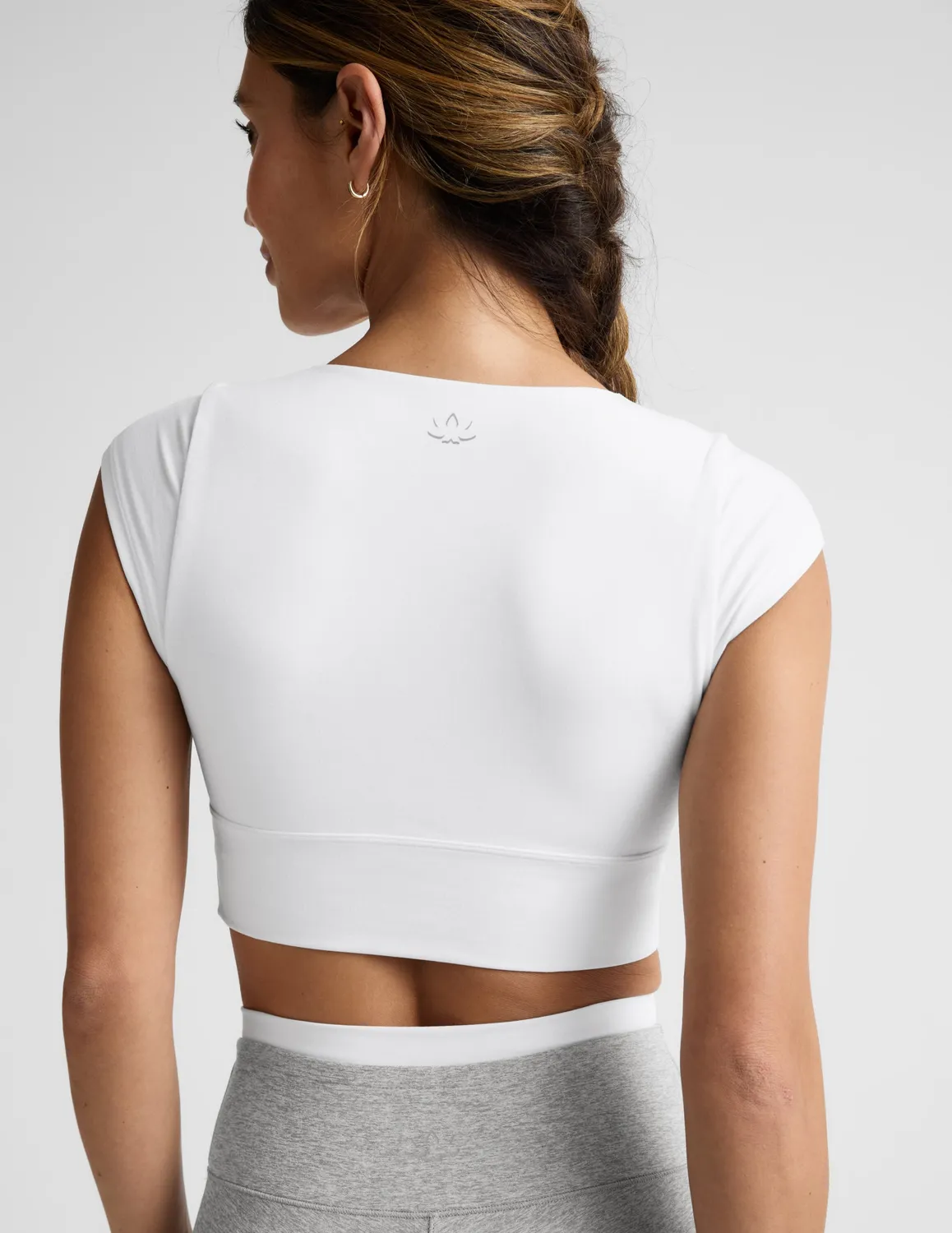 Beyond Yoga Spacedye Get It Twisted Cropped Tee träningstopp Cloud White mjuk