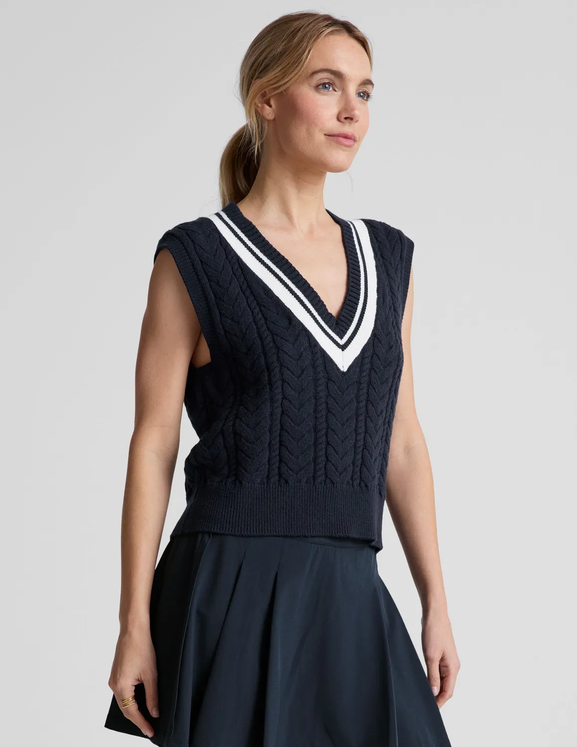 Beyond Yoga The Cable Knit Vest Nocturnal Navy stickad väst