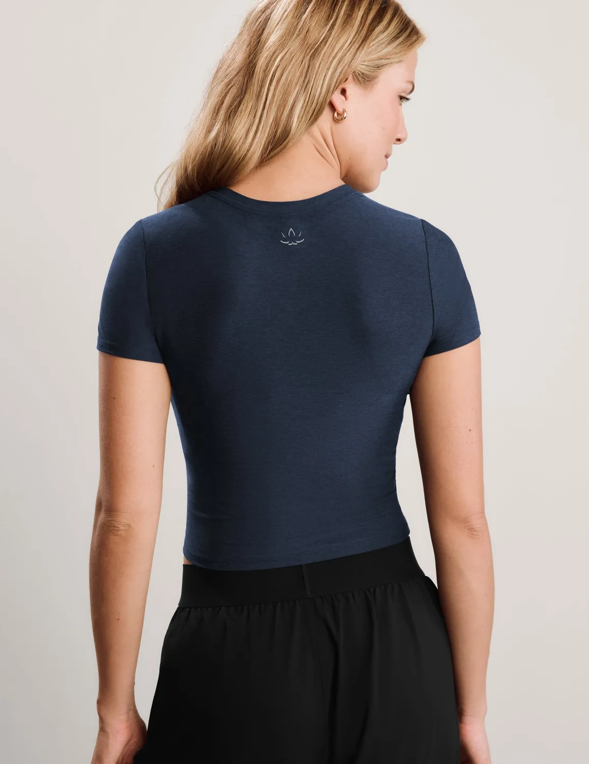 Beyond Yoga Featherweight Cropped Tee t-shirt Nocturnal Navy lätt