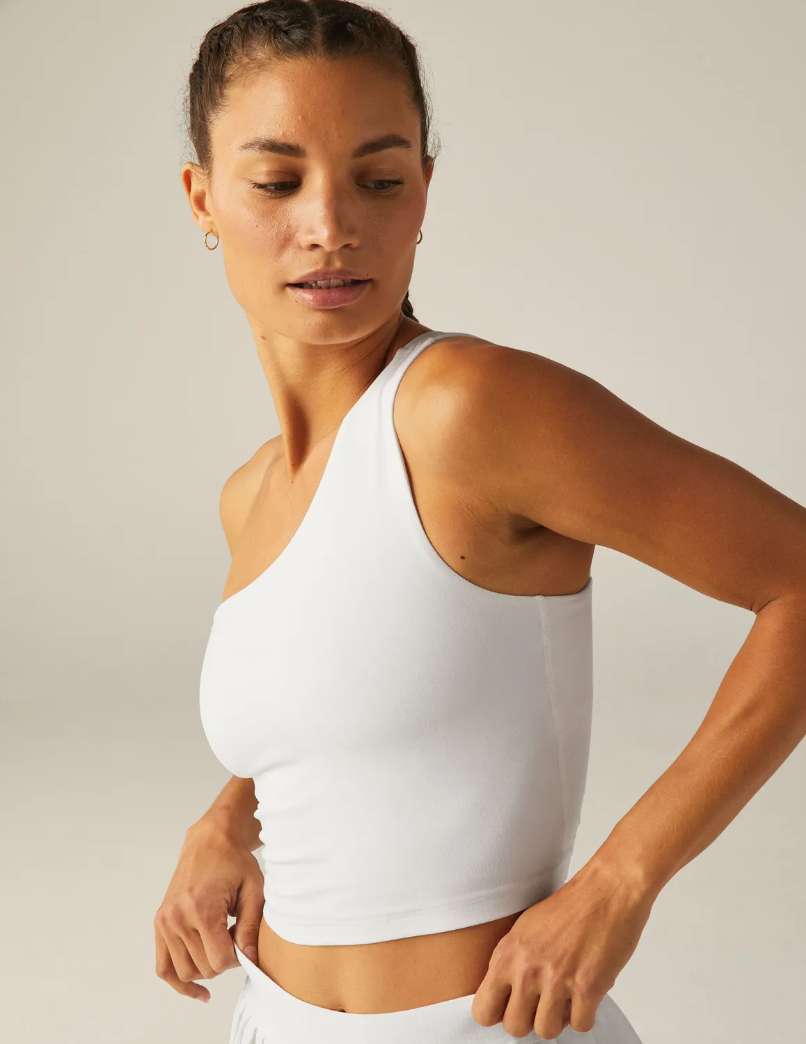Beyond Yoga Spacedye Bold Shoulder Cropped Linne vit mediumstöd