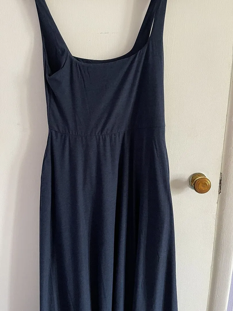 Beyond Yoga Featherweight At The Ready Square Neck klänning Silver Mist