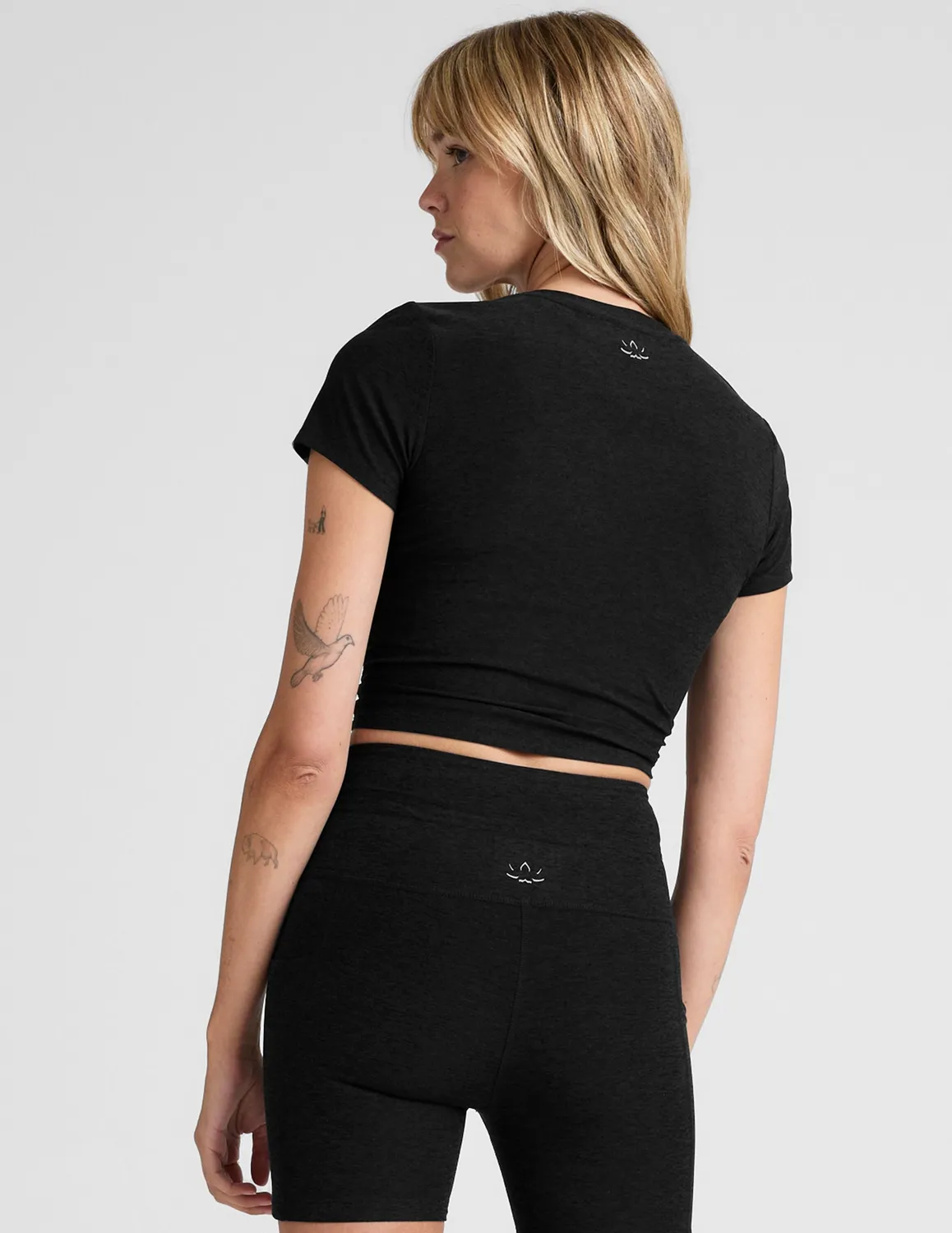 Beyond Yoga Featherweight Cropped Tee t-shirt Darkest Night lätt