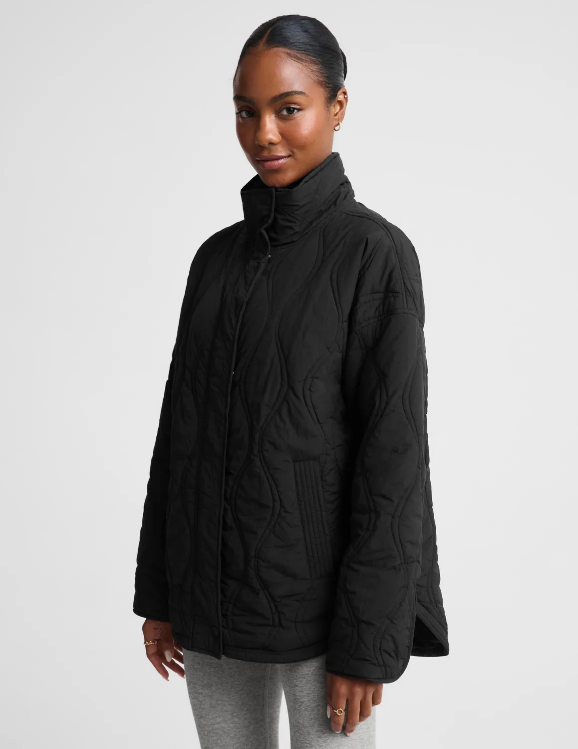 Beyond Yoga Roam Quilted Lightweight Jacket jacka Black vattenavisande