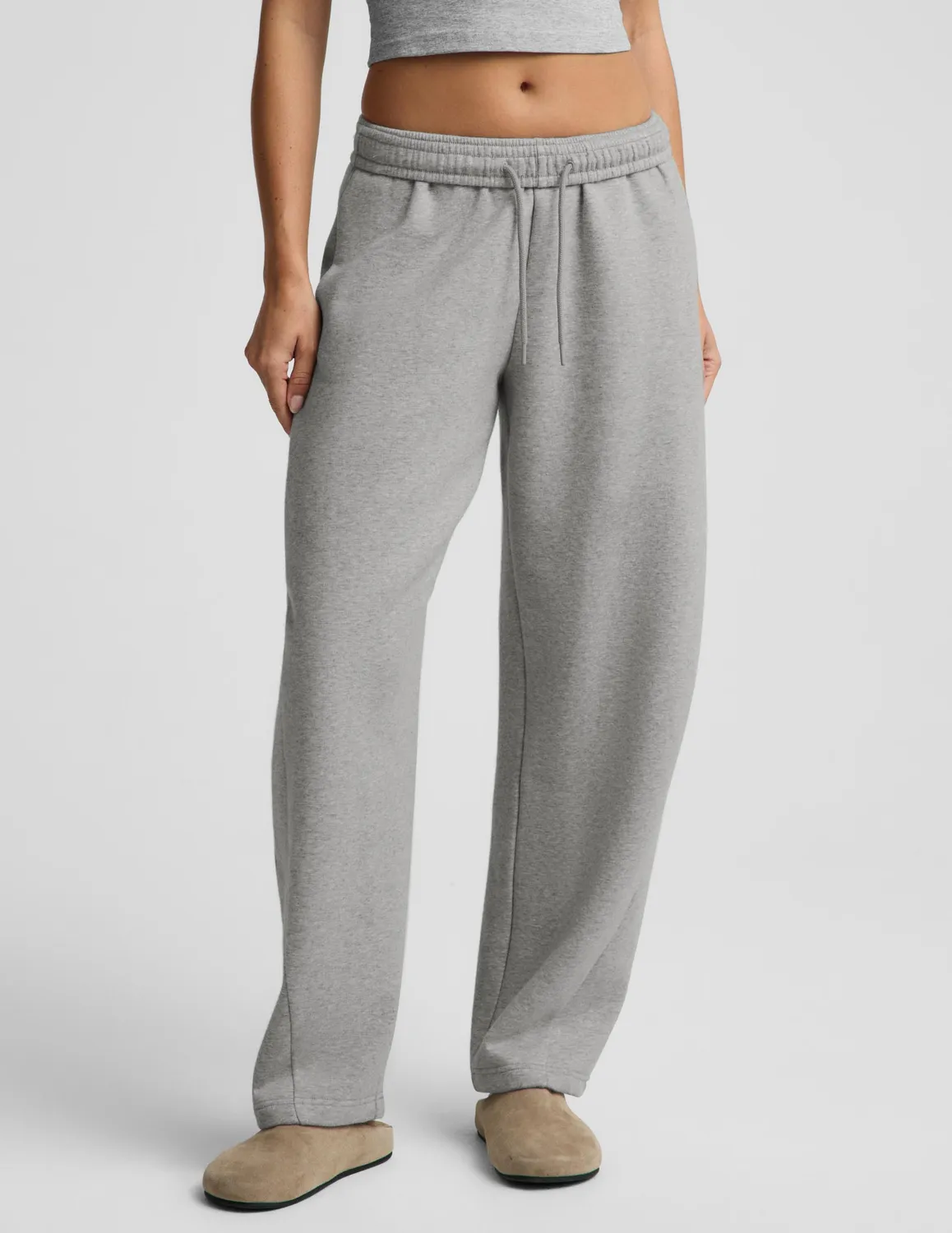 Beyond Yoga LuxeFleece 2.0 Barrel Leg mjukisbyxor heather gray bomull