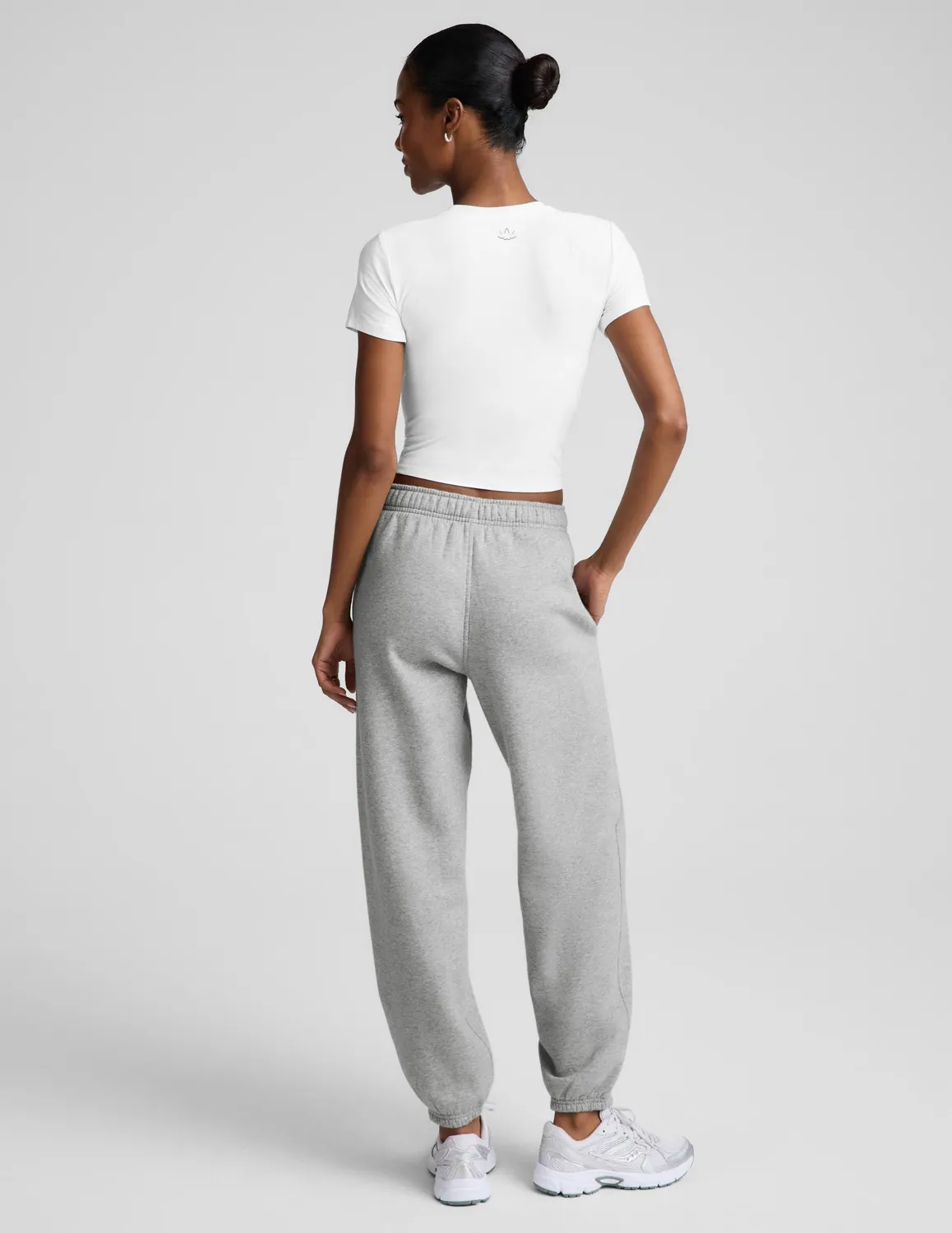 Beyond Yoga LuxeFleece 2.0 Jogger 26" joggerbyxor Heather Gray