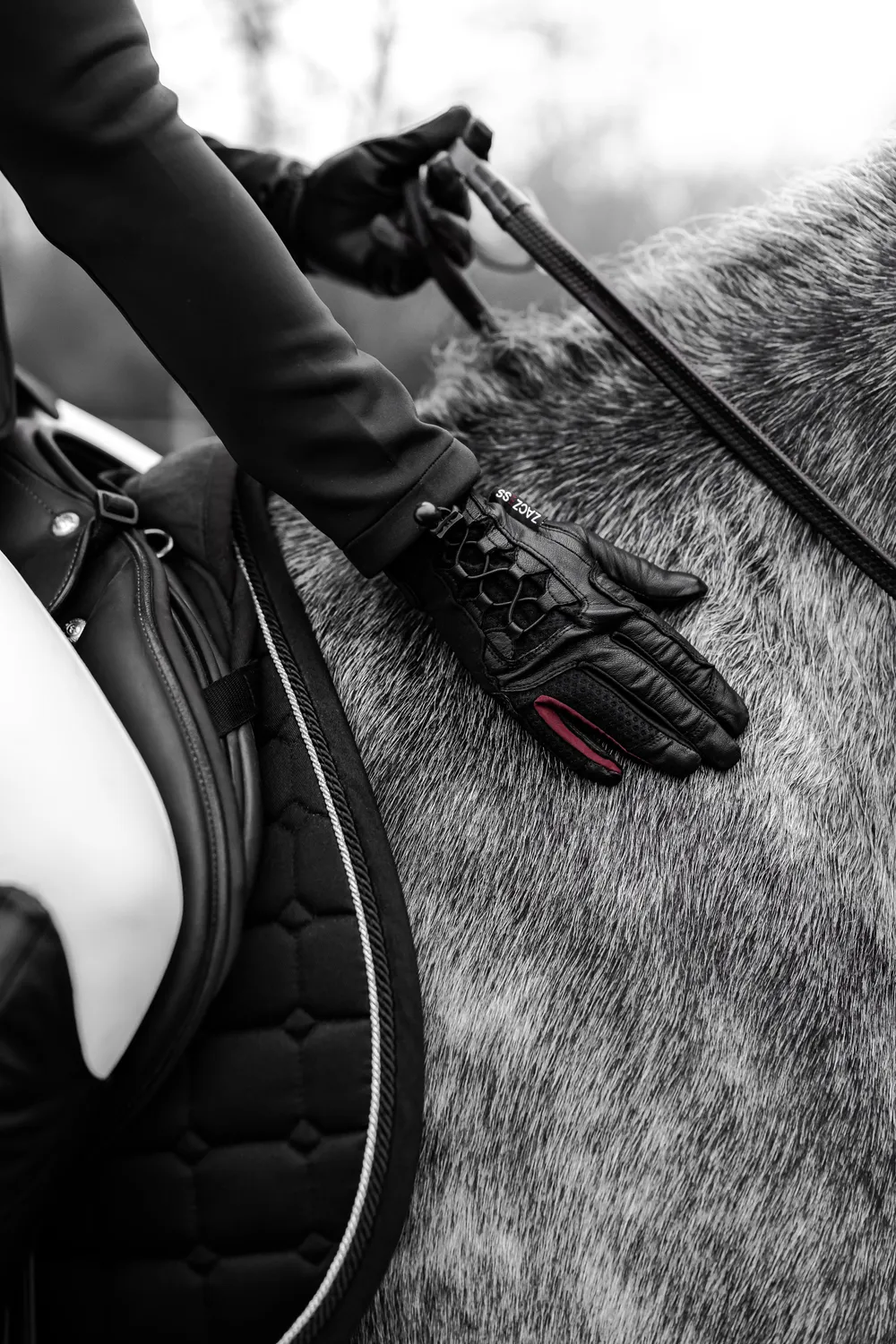 Equin Supreme Fit ridhandske svart getläder touchscreen