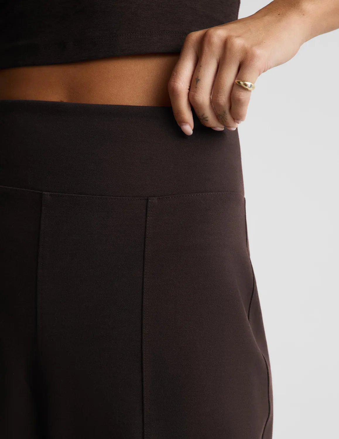 Beyond Yoga Ponte Straight Leg Pant 31" byxor mörkbrun fickor