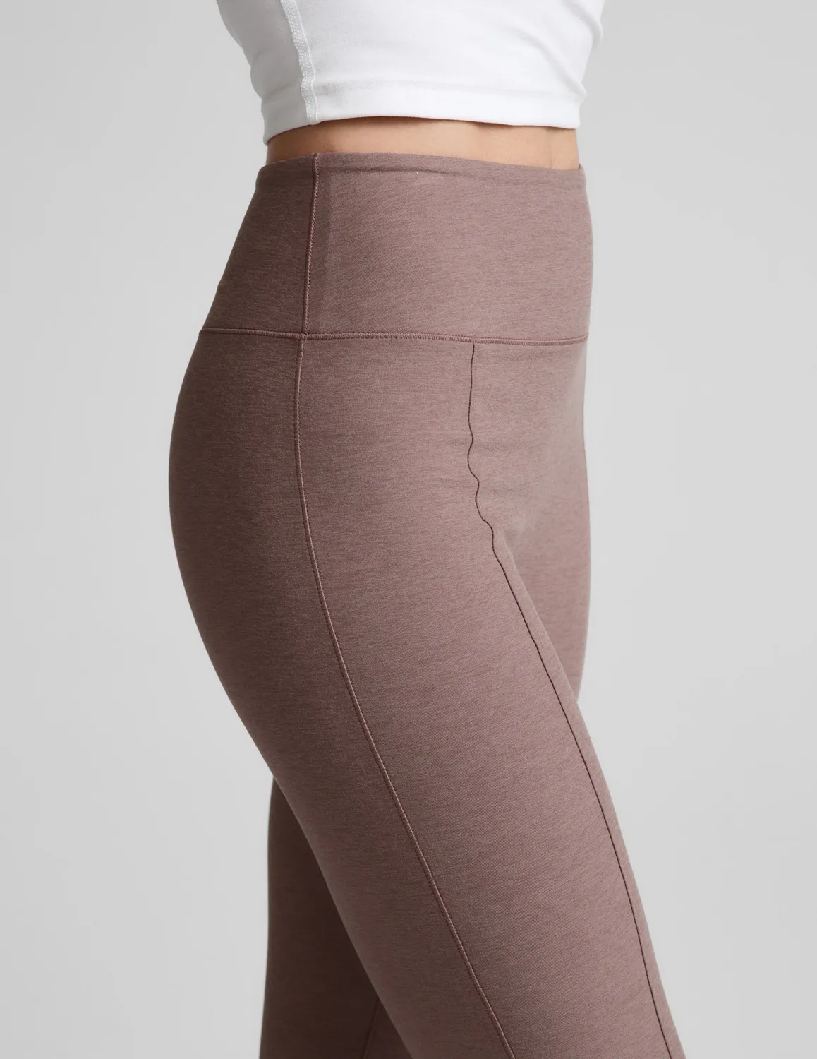 Beyond Yoga Spacedye Pintuck Kick Flare yogabyxa Rosey Taupe melerad