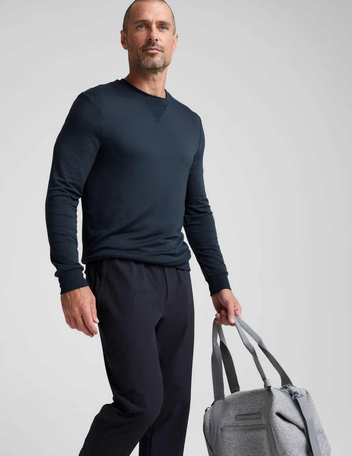 Beyond Yoga All Terrain Men's Pant träningsbyxor marinblå fickor