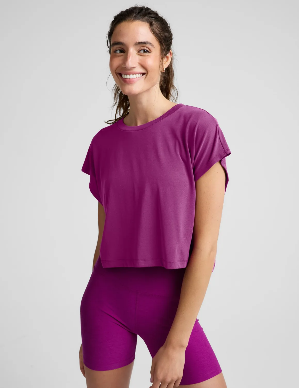 Beyond Yoga Studio Luxe Cropped Tee träningstopp Berry Bliss mjuk