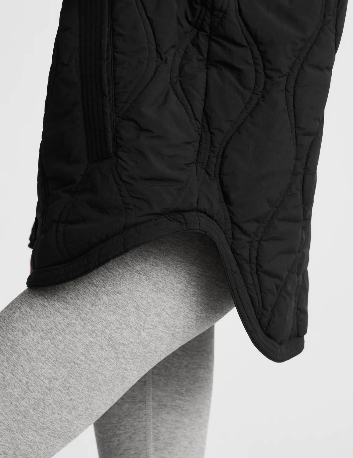 Beyond Yoga Roam Quilted Lightweight Jacket jacka Black vattenavisande