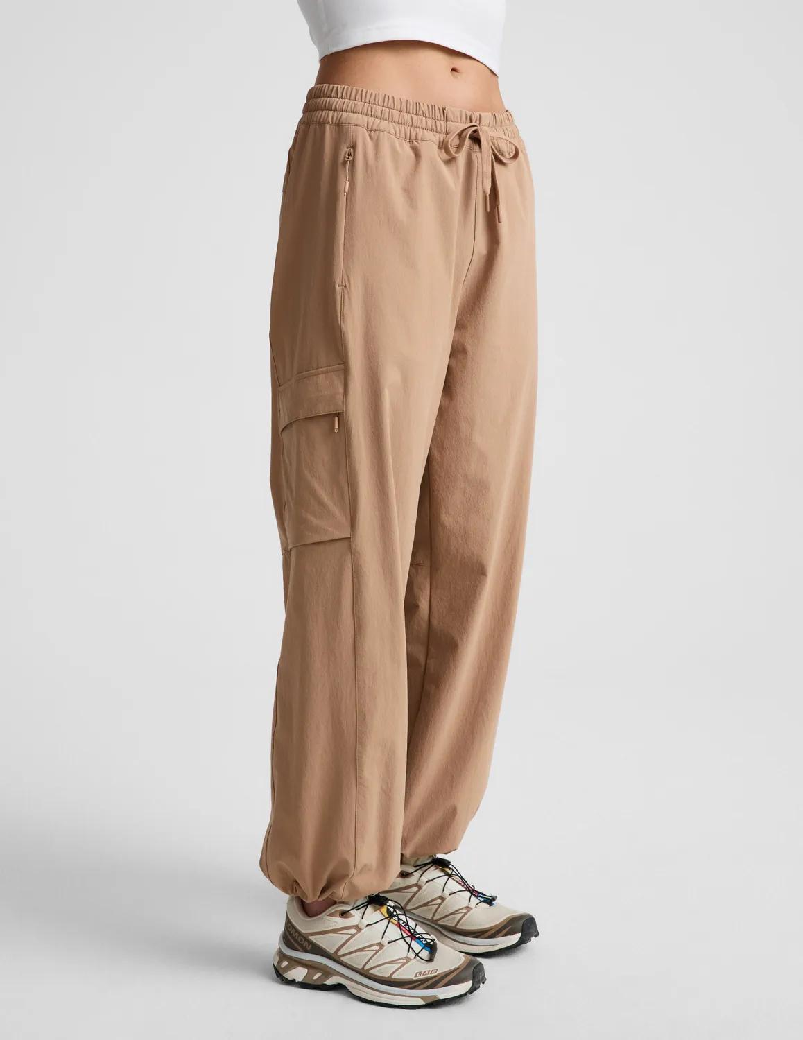 Beyond Yoga Peak Pant friluftsbyxor camel resår