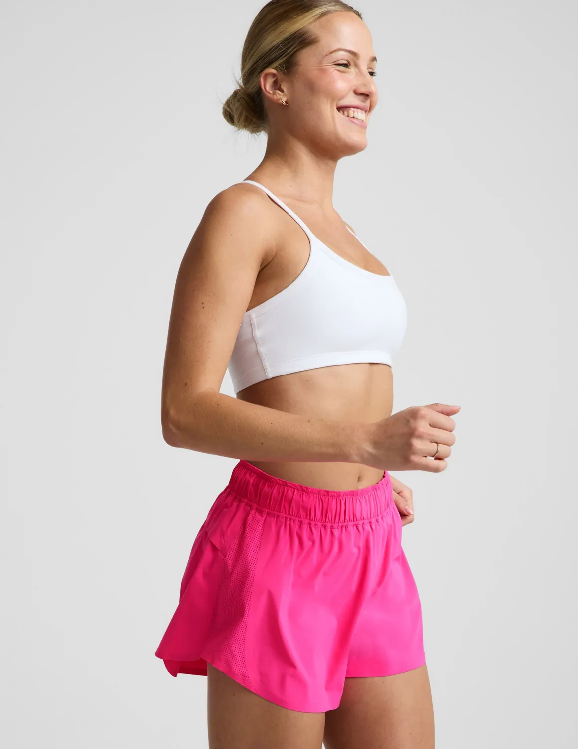 Beyond Yoga Solemate 2.5" löparshorts Pink Glow luftiga