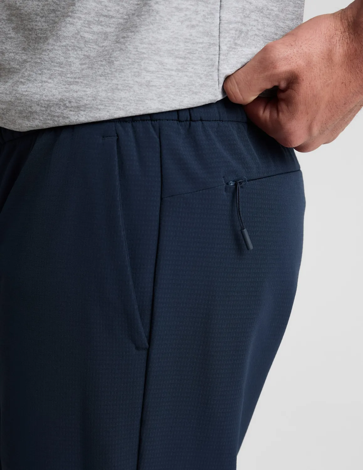 Beyond Yoga Dynamic Straight Leg herrbyxor marinblå relaxed fit