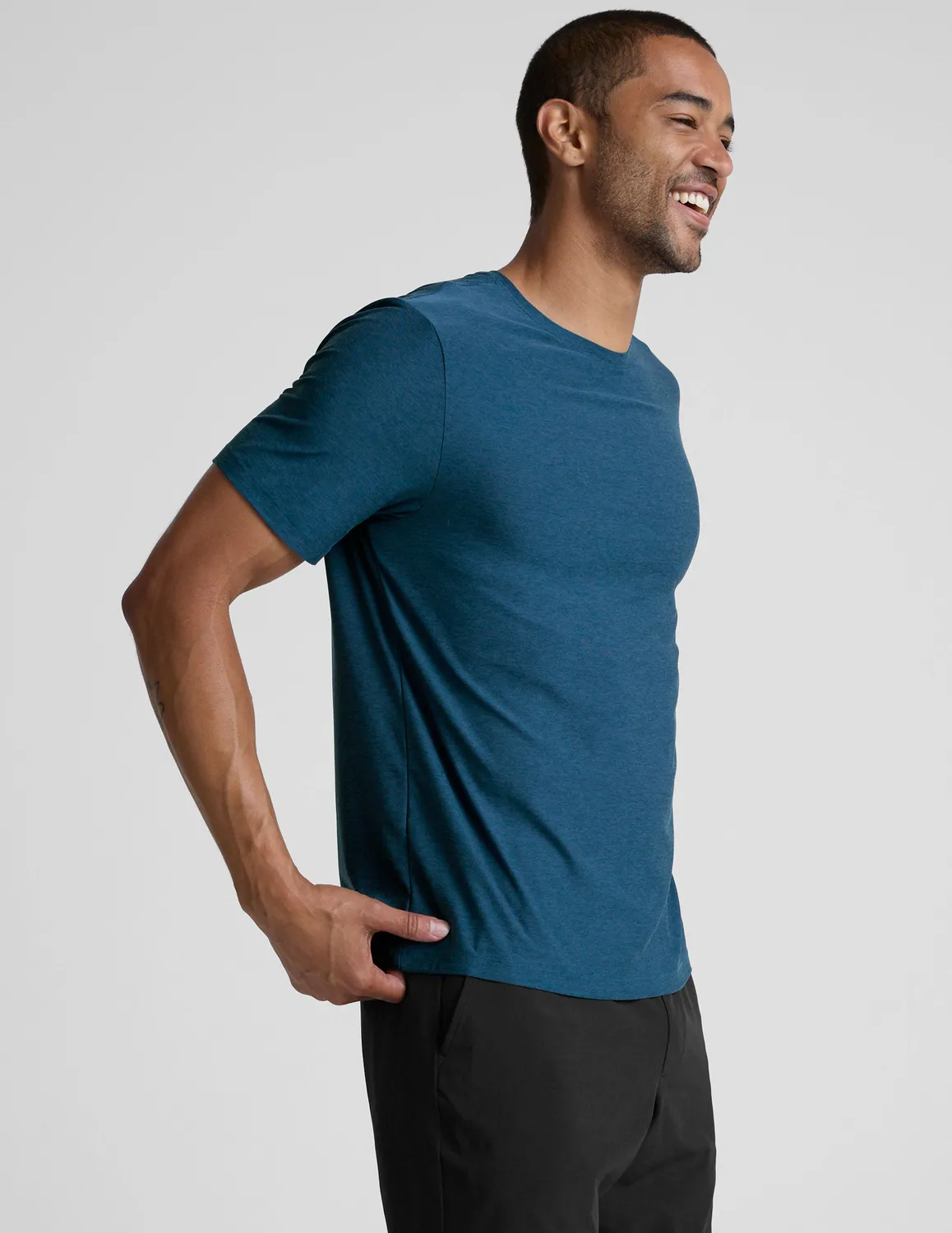 Beyond Yoga Always Beyond Men's Crew Tee 2.0 t-shirt Dark Cobalt Heather lätt
