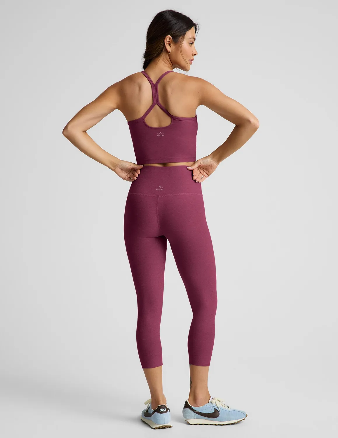 Beyond Yoga Spacedye Walk And Talk Capri 20.5" Pomegranate röd