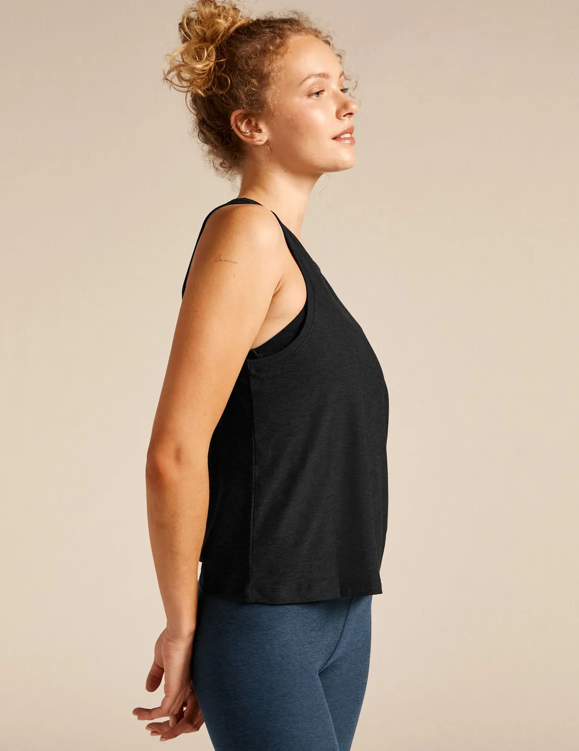 Beyond Yoga Featherweight Rebalance träningstopp darkest night lös