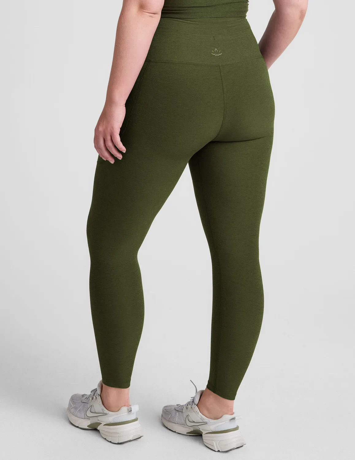 Beyond Yoga Spacedye Go Pocket Midi leggings Army Green med fickor