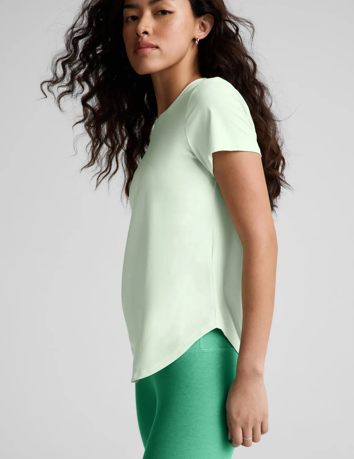 Beyond Yoga Featherweight On The Down Low T-shirt Airy Green Heather lätt