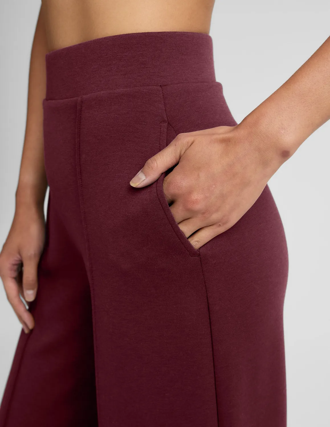 Beyond Yoga SoftSpring Wide Leg Pant 31" mjukisbyxor moody burgundy vida