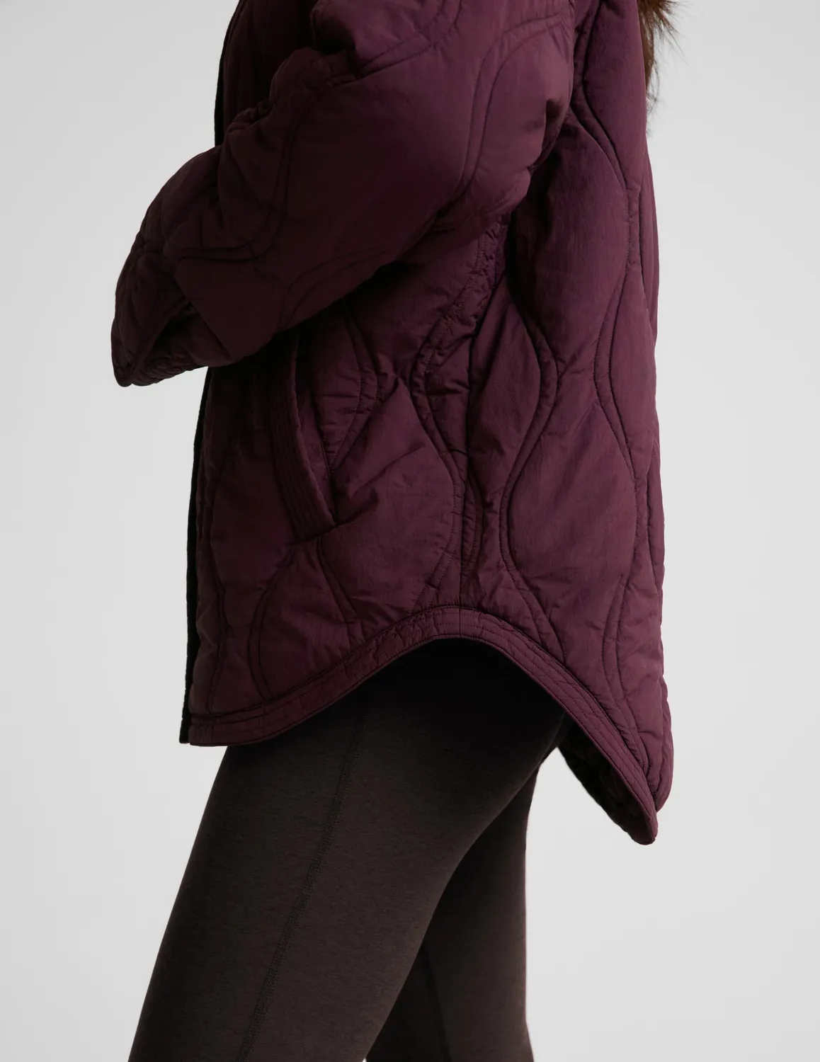 Beyond Yoga Roam Quilted Lightweight Jacket jacka Cabernet fodrad