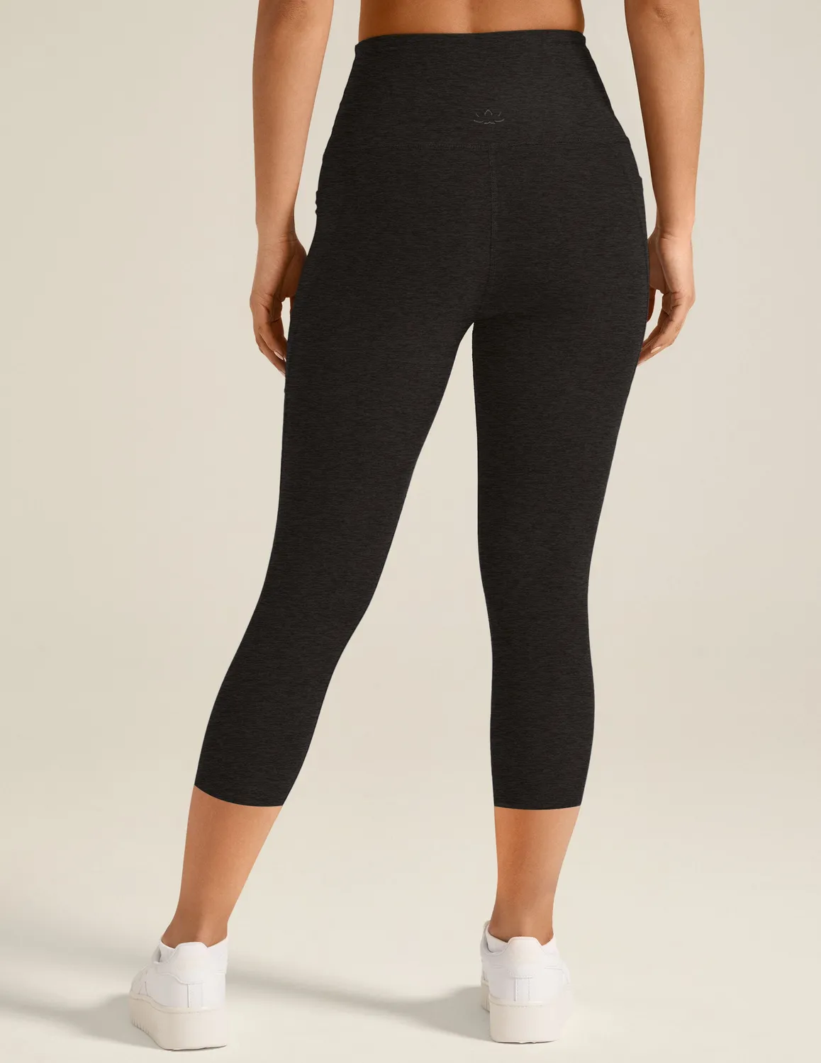 Beyond Yoga Spacedye Out Of Pocket High Waisted Capri Legging tights Darkest Night