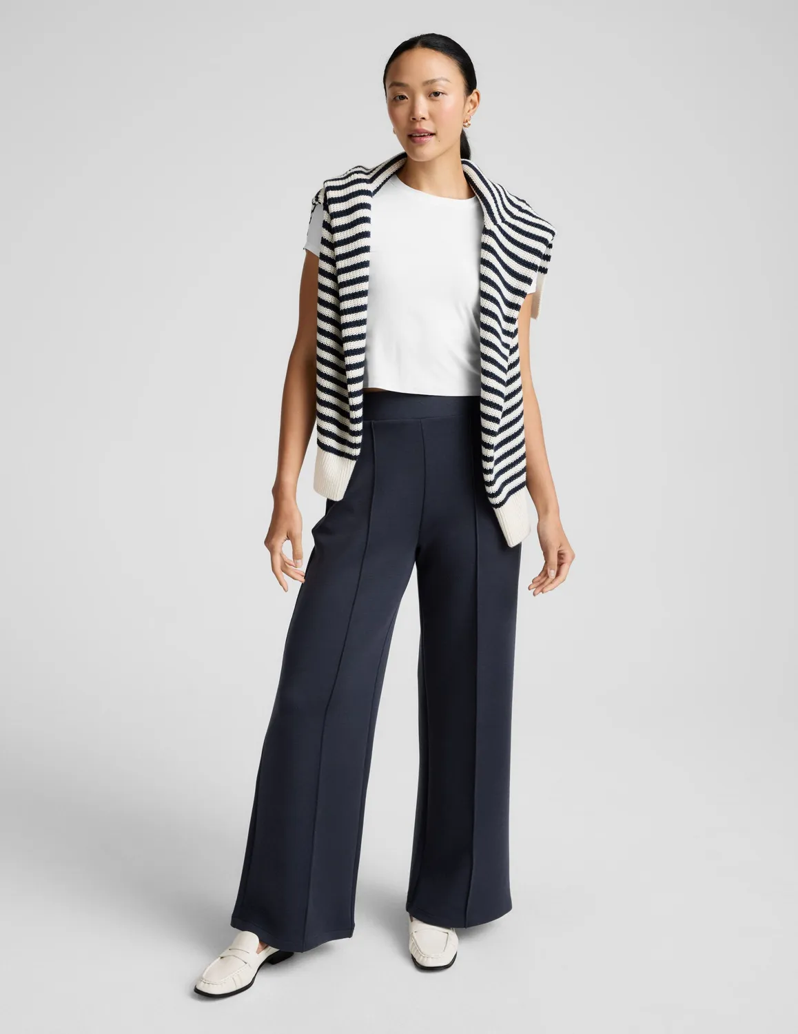 Beyond Yoga SoftSpring Wide Leg Pant 31" mjukisbyxor nocturnal navy vida