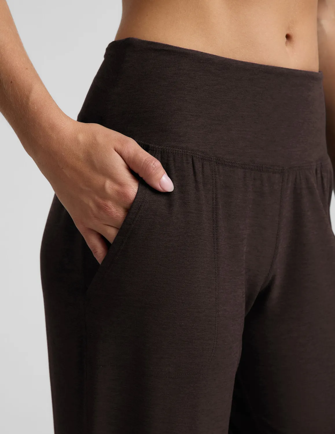 Beyond Yoga Midweight Spacedye Midi Jogger mjukisbyxor Dark Chocolate Heather