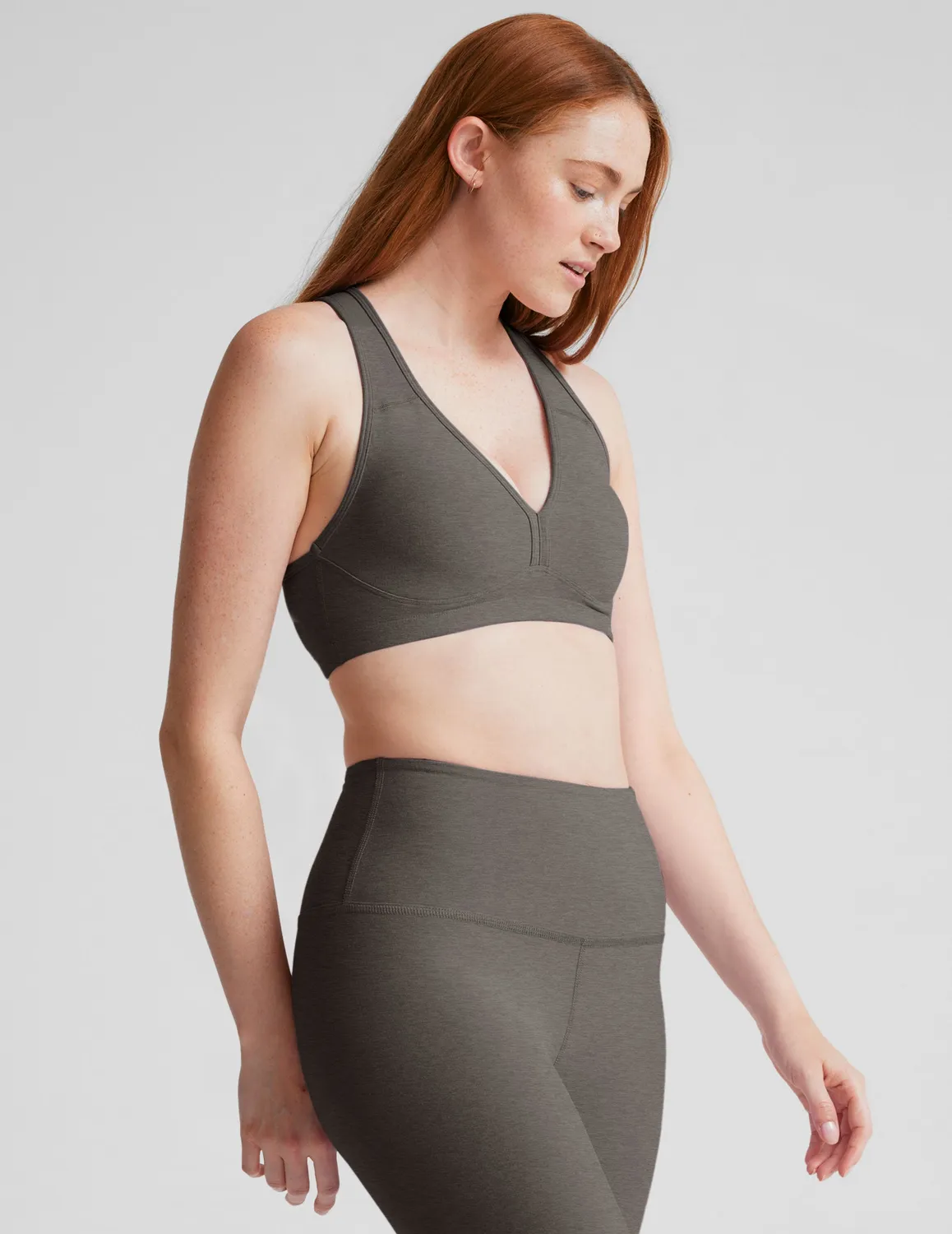 Beyond Yoga Spacedye Lift Your Spirits sportbh True Gray Heather lätt stöd