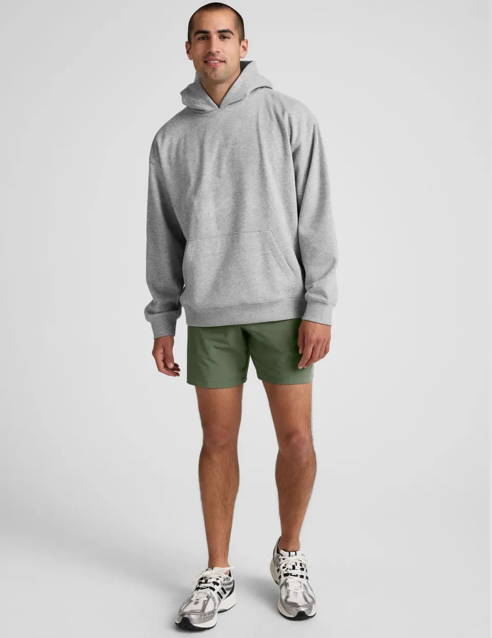 Beyond Yoga Pivotal 2.0 Men's Short 7" träningsshorts Olive Tint ofodrad
