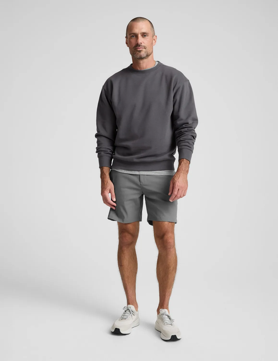 Beyond Yoga LuxeFleece Crewneck sweatshirt herr Black Ash avslappnad