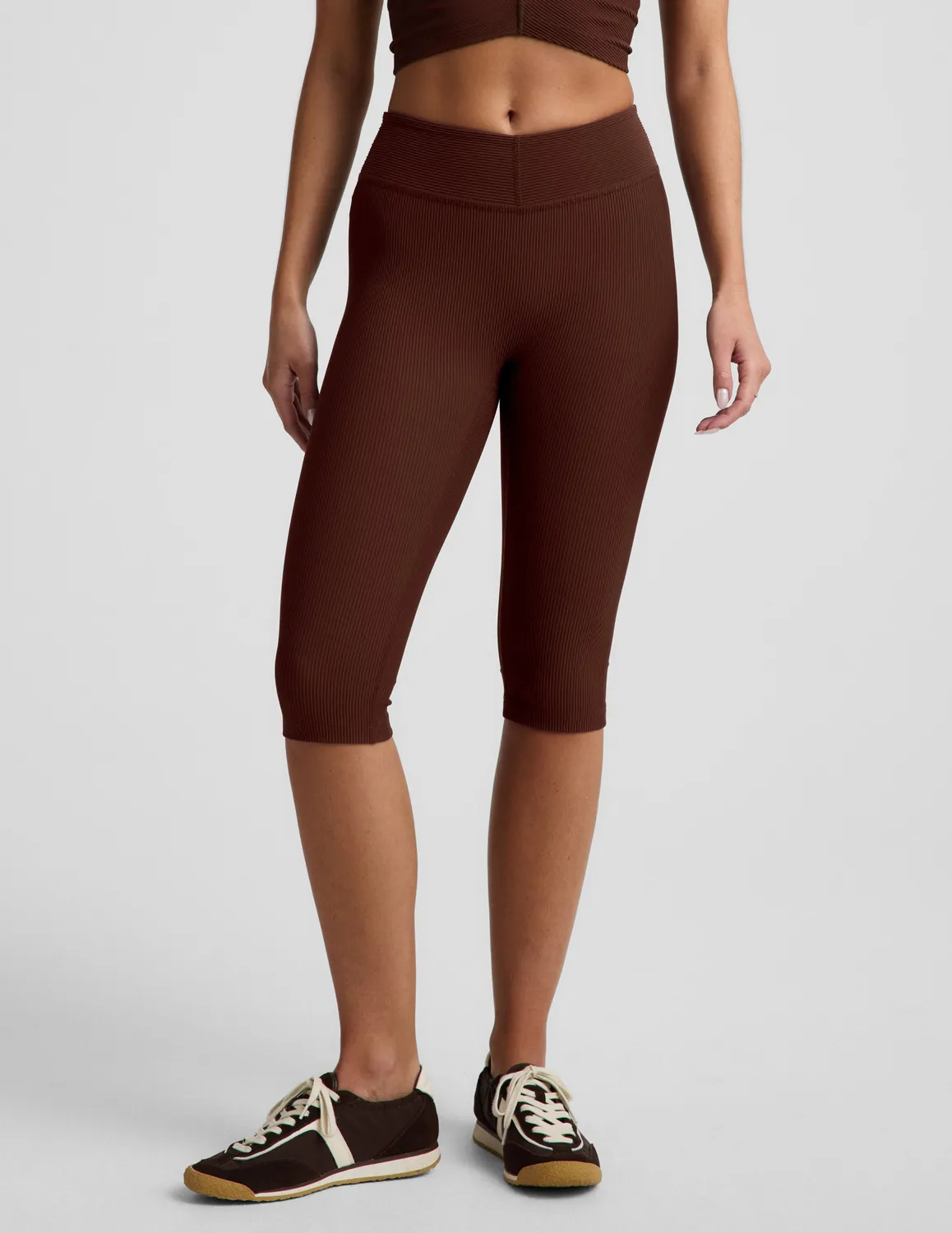Beyond Yoga Impulse Ribbed V-Waist leggings Iced Mocha capri