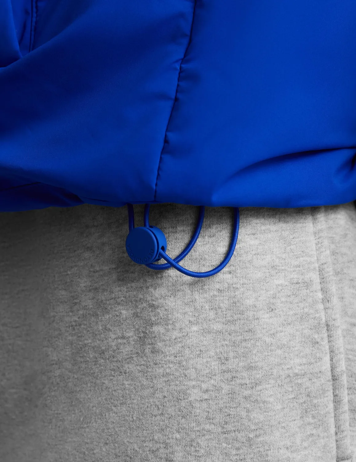 Beyond Yoga Up For It Puff Matte jacka Ultra Blue varm