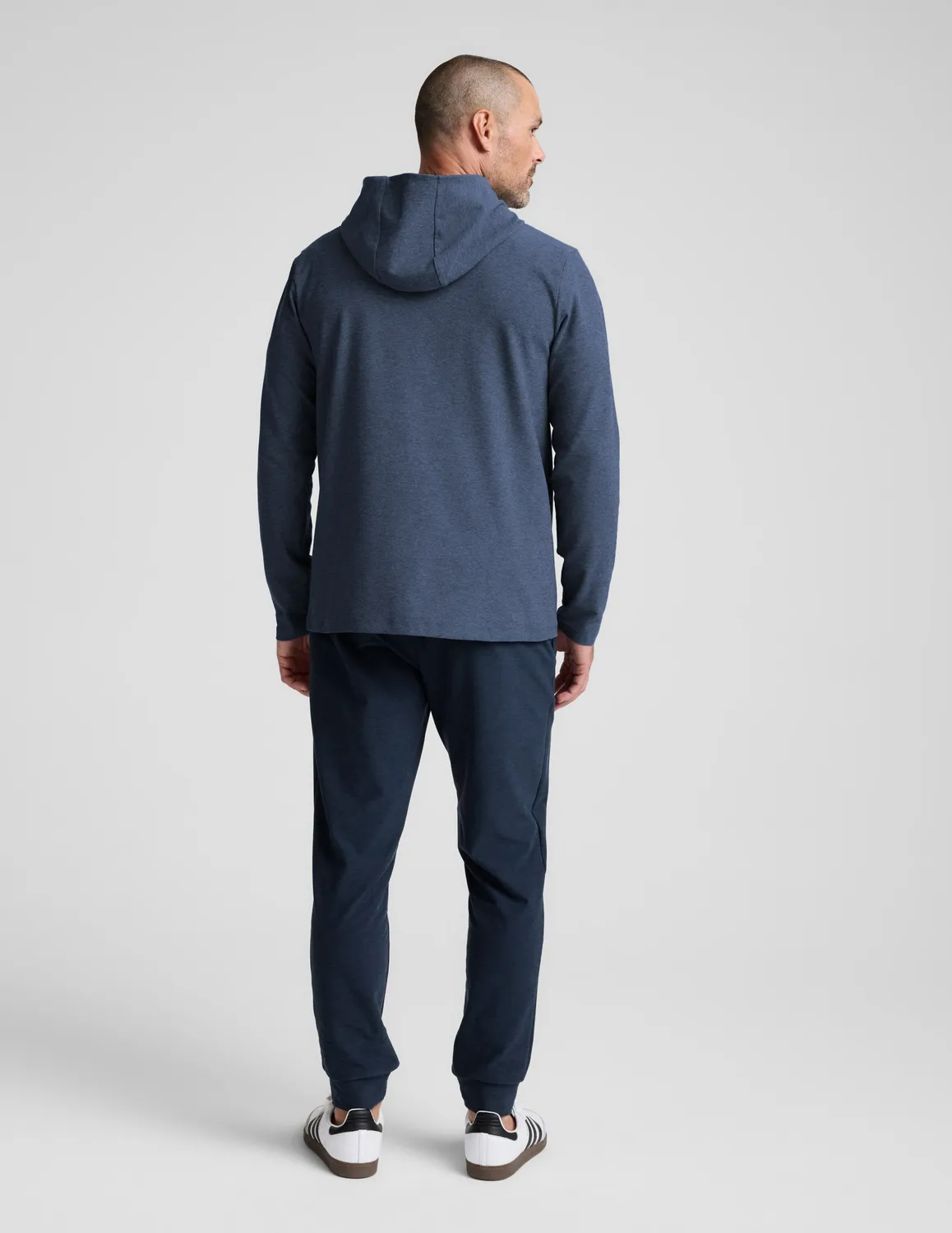 Beyond Yoga Spacedye Go-To hoodie herr indigo fukttransporterande