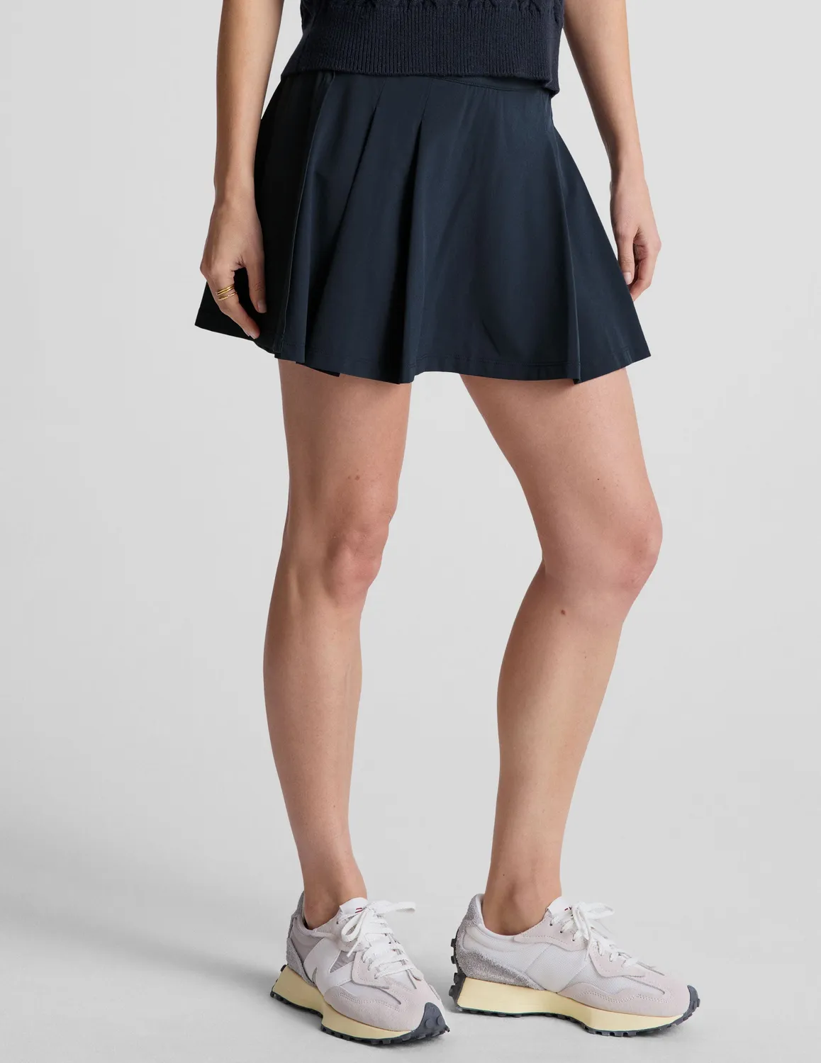Beyond Yoga Score Pleated Skirt tenniskjol nocturnal navy shorts