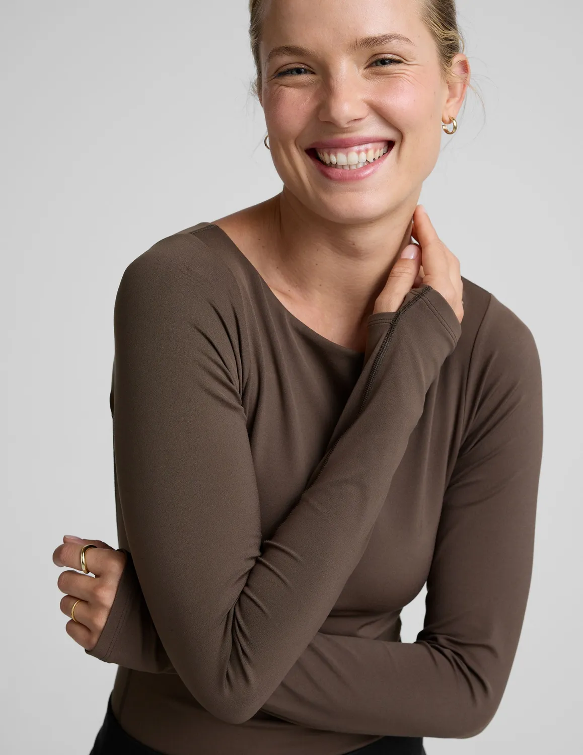 Beyond Yoga Serene Boatneck bodysuit Dusk Brown långärmad