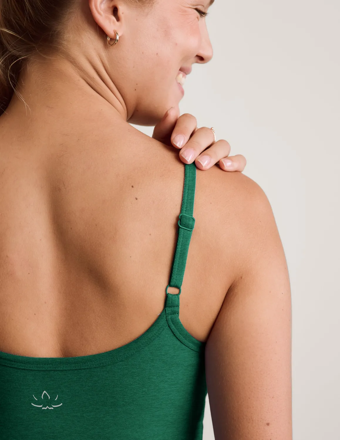 Beyond Yoga Spacedye Forever Tank träningslinne Legacy Pine med bh