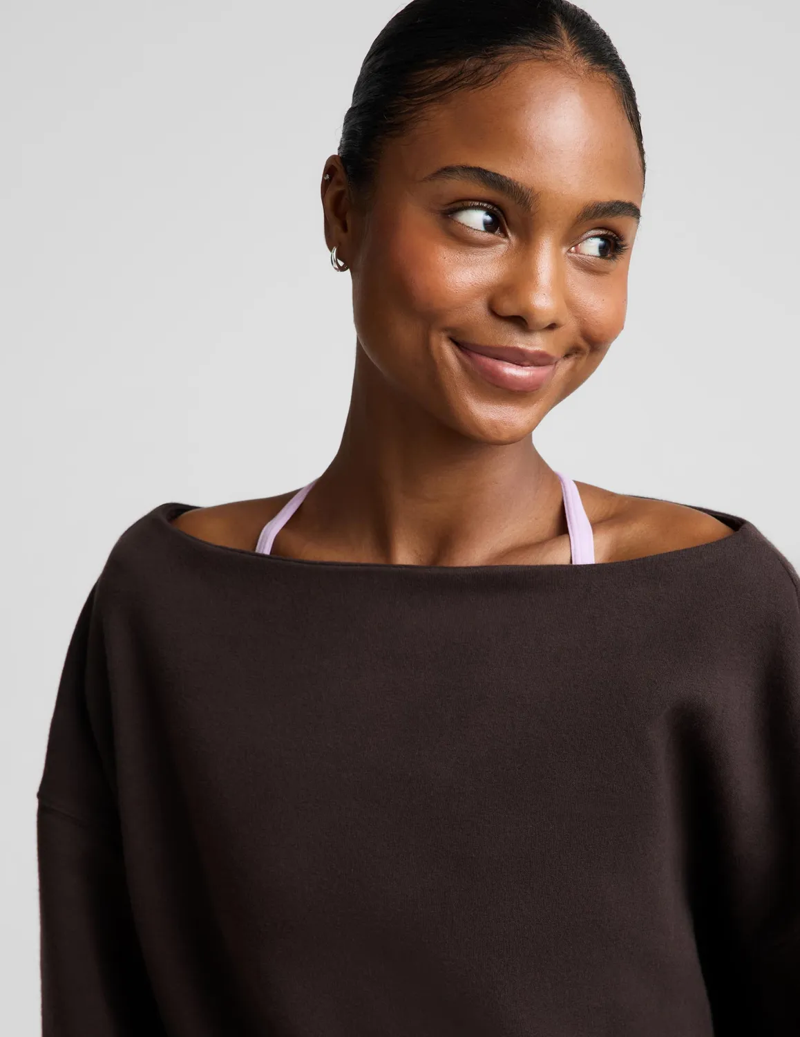 Beyond Yoga LuxeFleece 2.0 Off The Shoulder tröja Dark Chocolate bomull