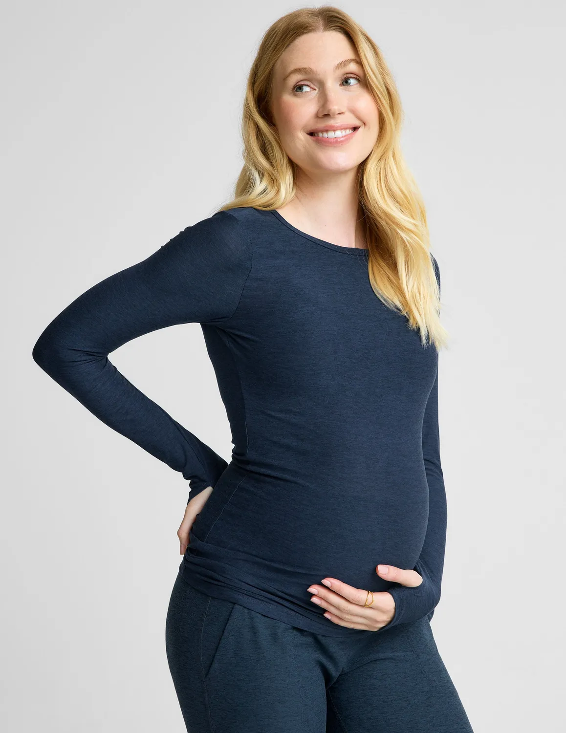 Beyond Yoga Featherweight Count On Me Maternity Crew tröja mörkblå långärmad