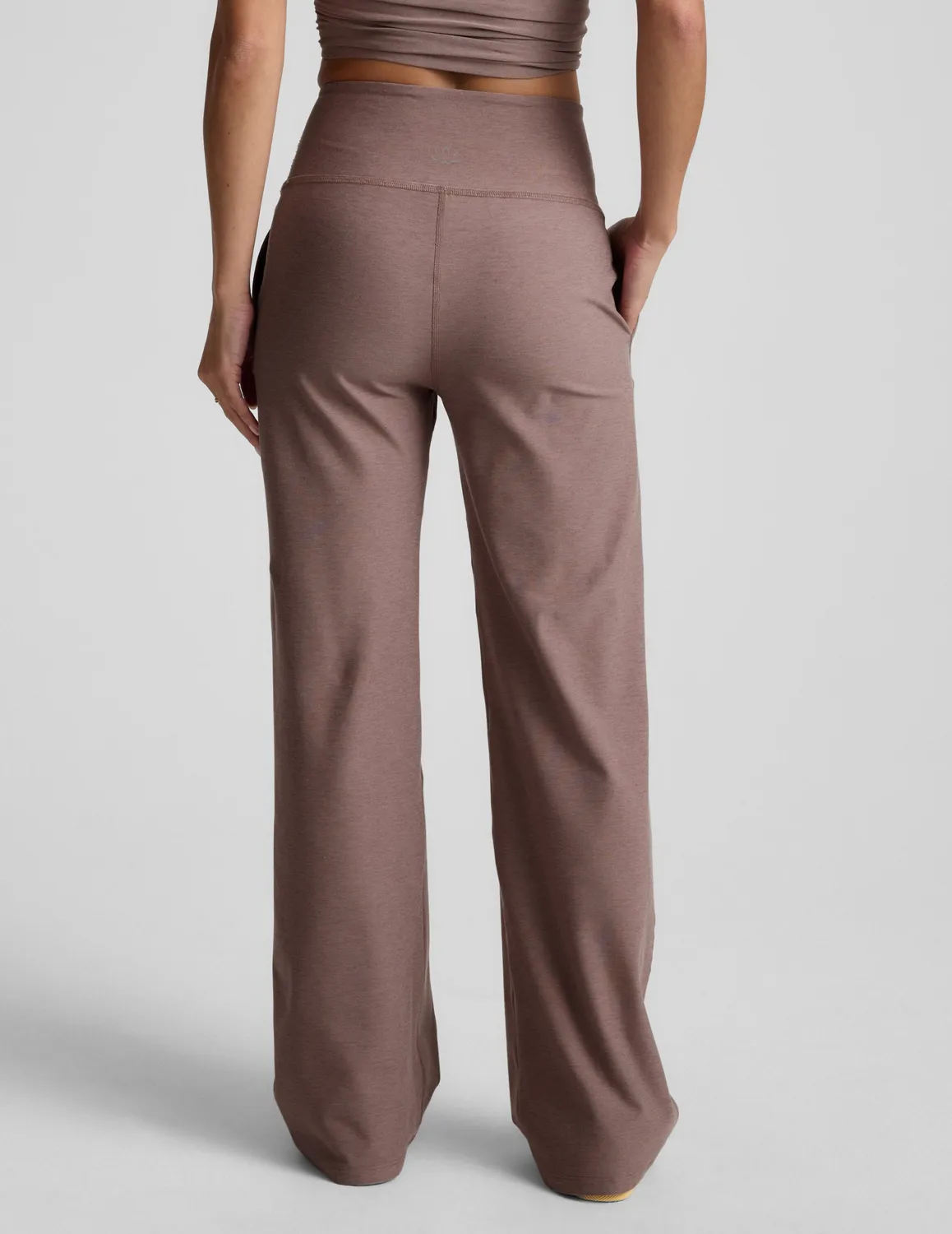 Beyond Yoga Spacedye Laid Back Wide Leg Pant 31 byxor Rosey Taupe