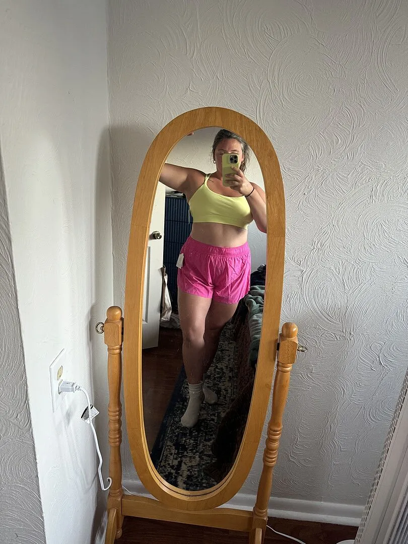 Beyond Yoga Solemate 2.5" Short löparshorts Fun Fuchsia ventilerande