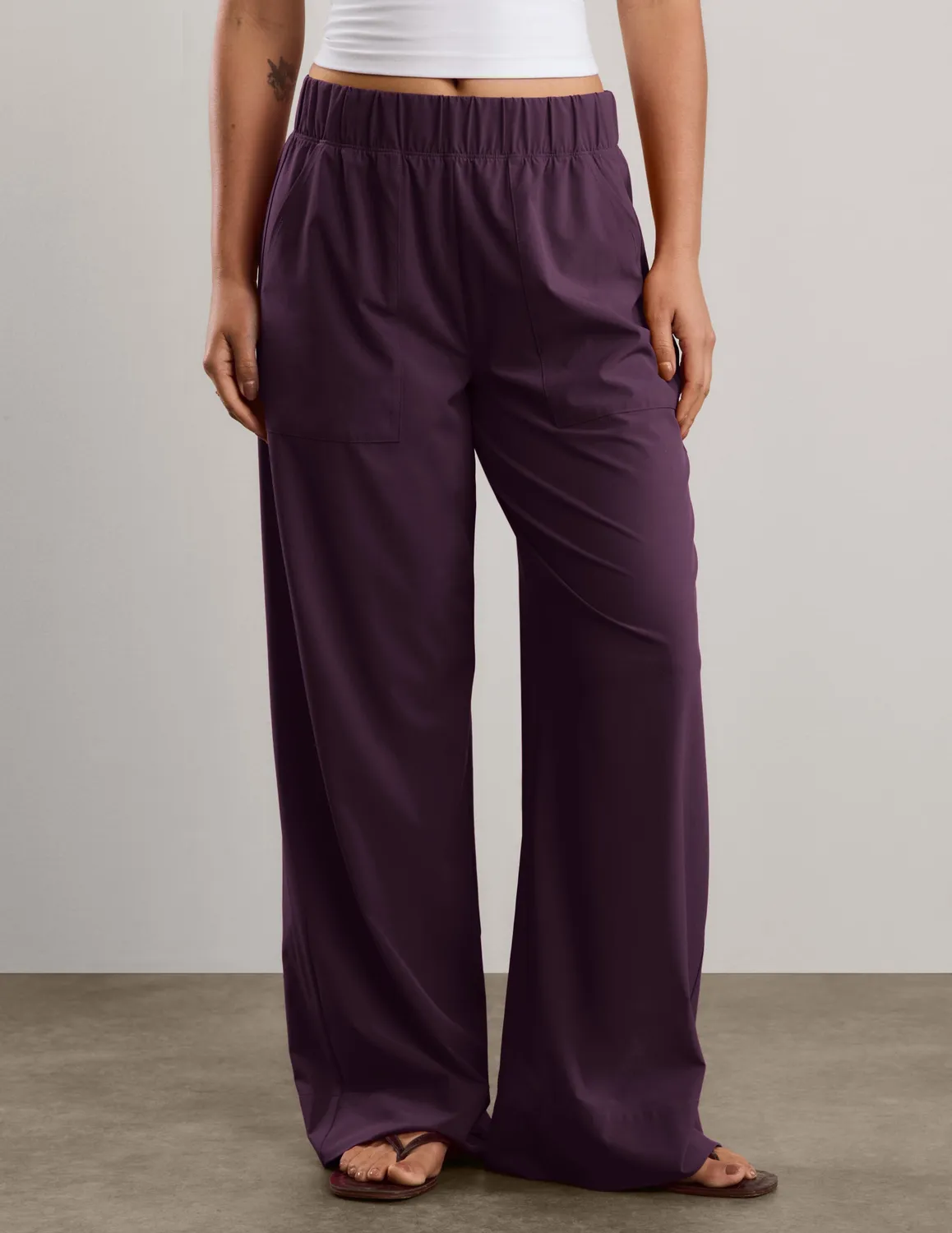 Beyond Yoga Easy Wide Leg Pant 31" byxor Brilliant Blackberry luftig