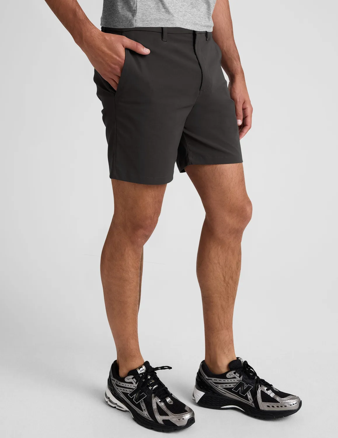 Beyond Yoga Element Chino Short 7" herrshorts Black Ash