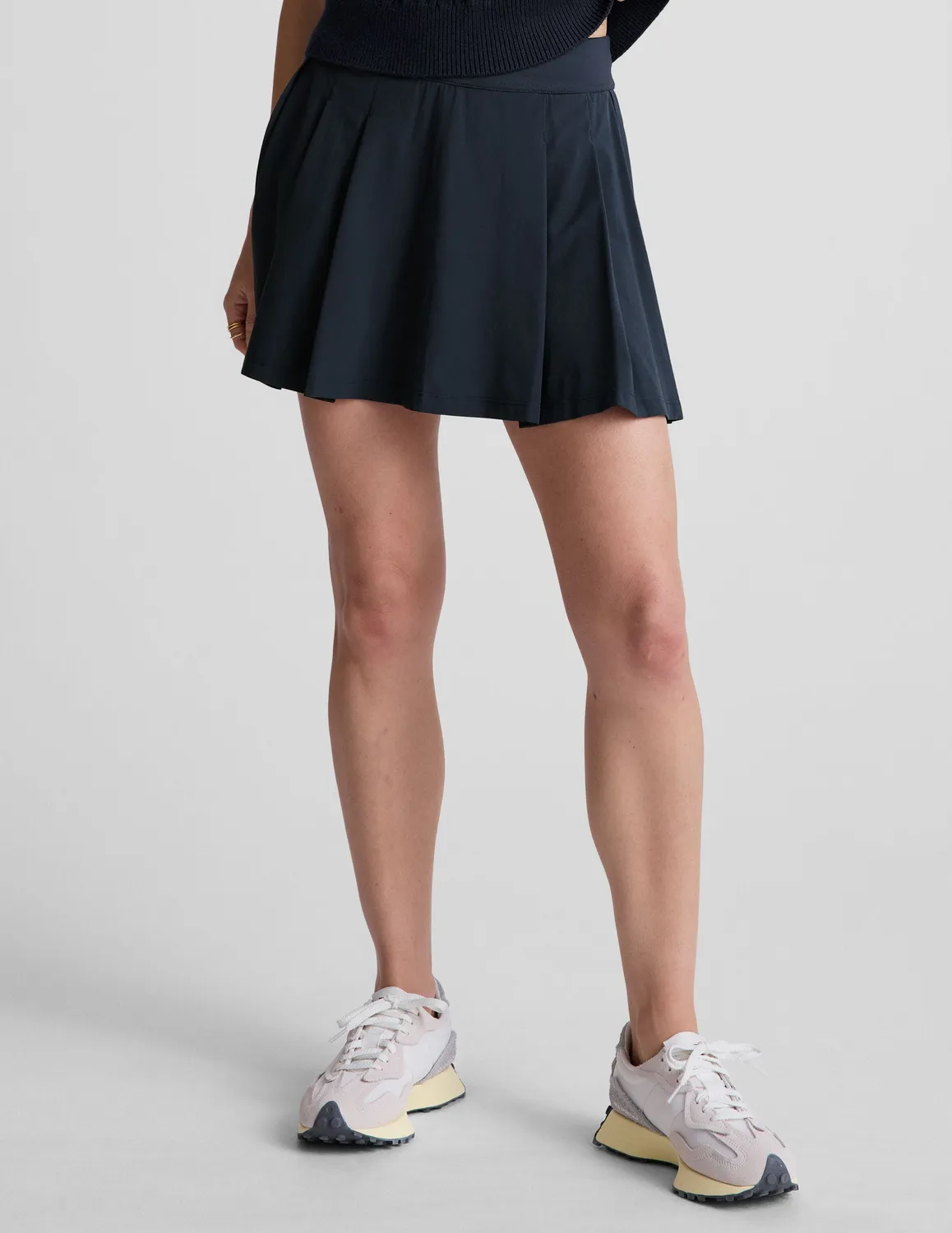 Beyond Yoga Score Pleated Skirt tenniskjol nocturnal navy shorts