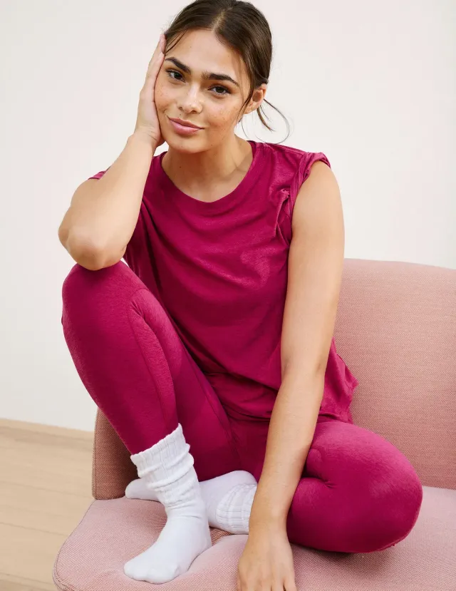 Beyond Yoga Featherweight On The Down Low T-shirt Sangria sval