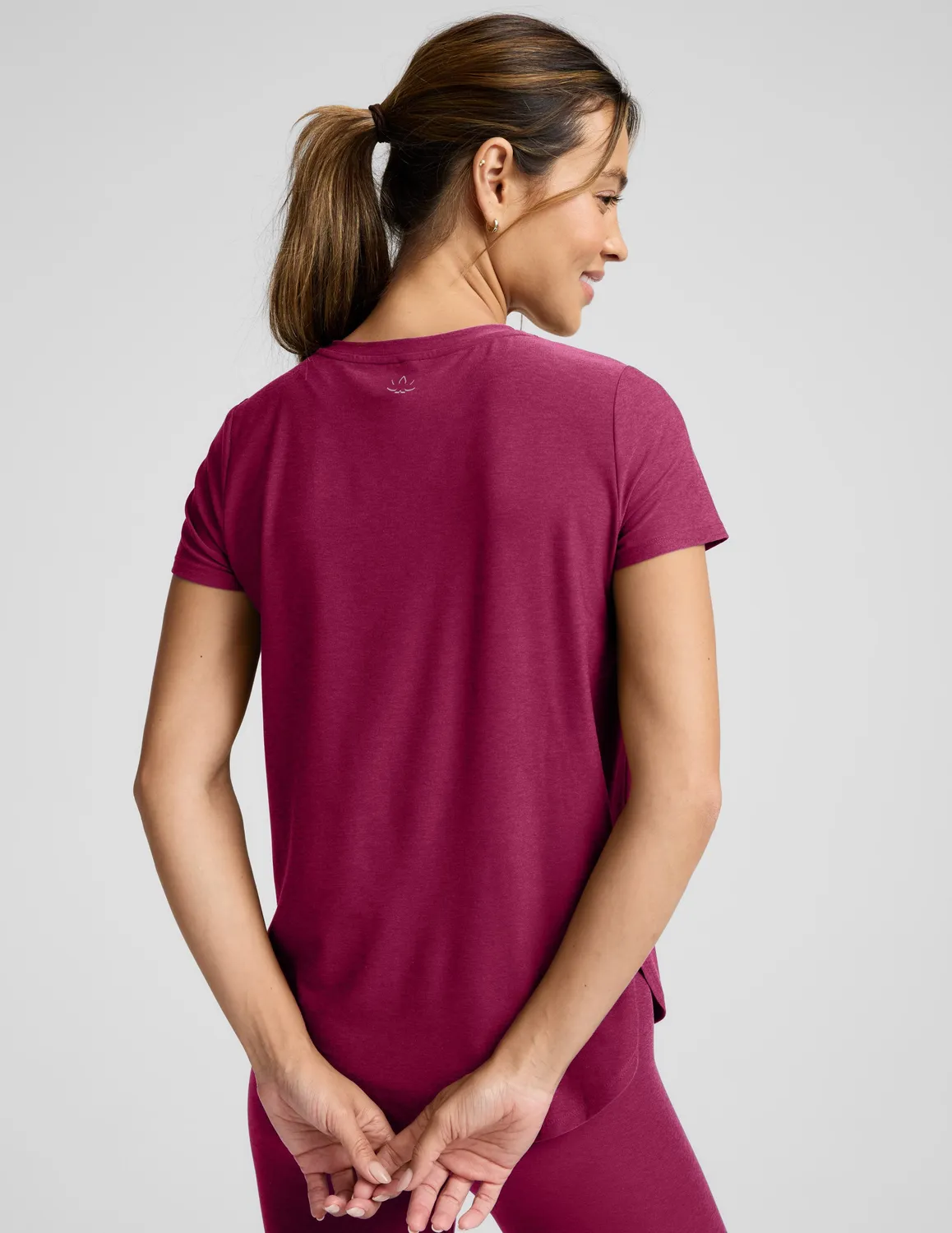 Beyond Yoga Featherweight On The Down Low T-shirt Sangria sval