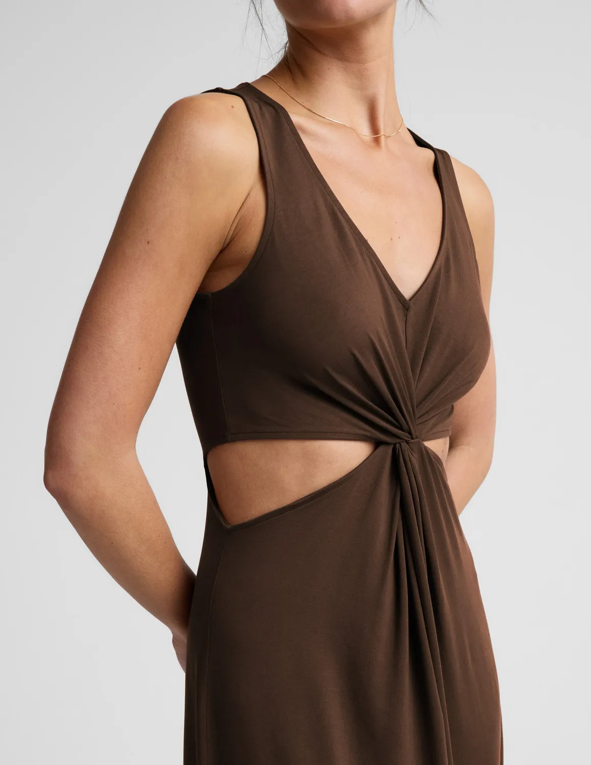 Beyond Yoga Around The World Front Twist Maxi klänning brun espresso