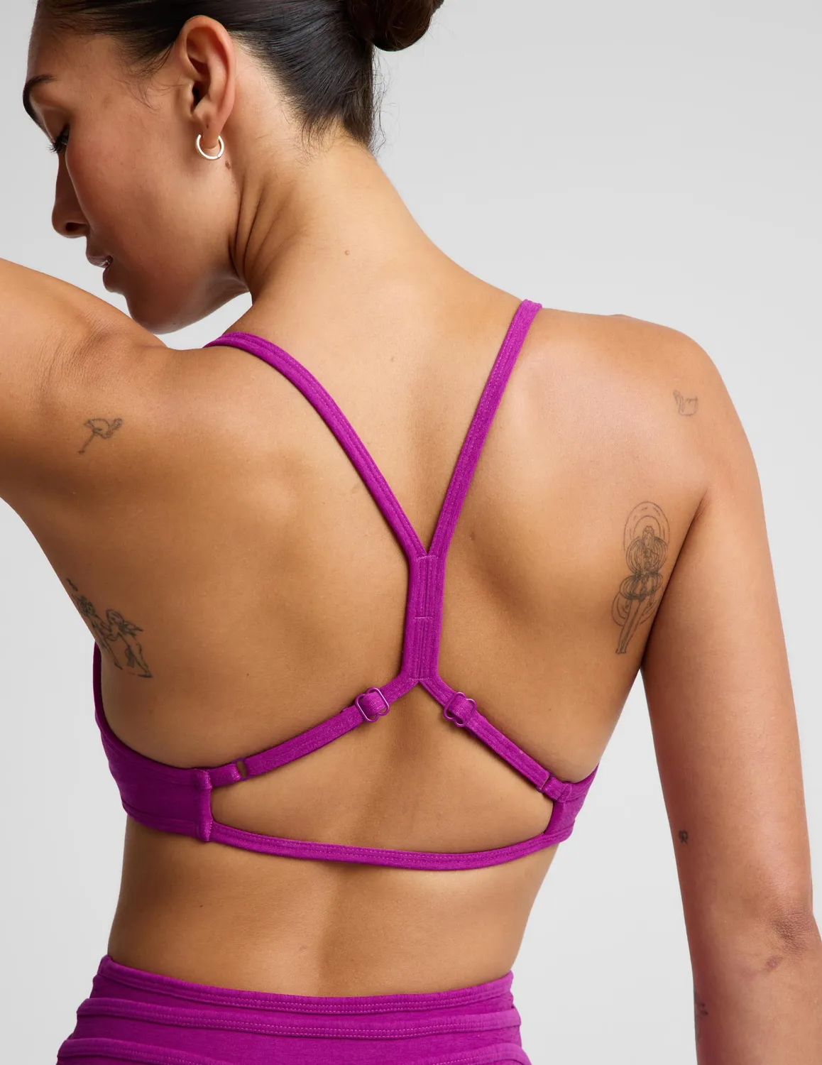 Beyond Yoga Spacedye Minimal Bra sport-bh Berry Bliss Heather lätt stöd
